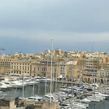 Victoria Flats * Senglea