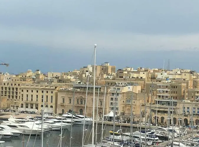 Victoria Flats * Senglea